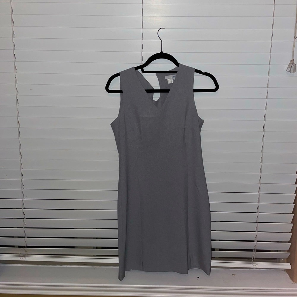 Zara dress! Size 6 super cute but didn’t fit me. Very tight around boob area